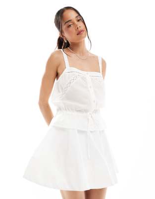 skater mini skort in white