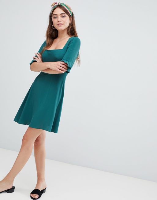ASOS DESIGN skaterklänning i minimodell med fyrkantig urringning, 4 av 4