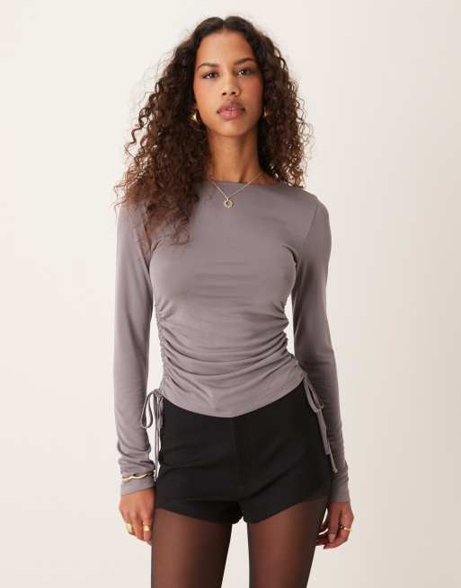 ASOS DESIGN - Skifergrå og langærmet top med rynker i siden i blødt stof, 2 af 4