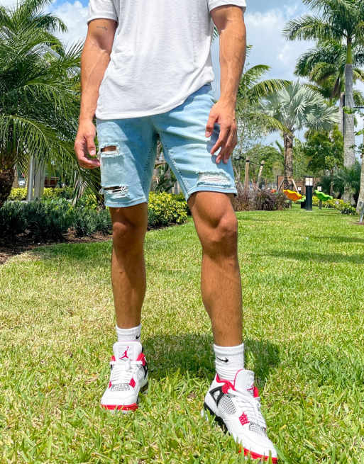 ASOS DESIGN - Skinny denim shorts met scheuren in lichtblauwe wassing, 4 van 4
