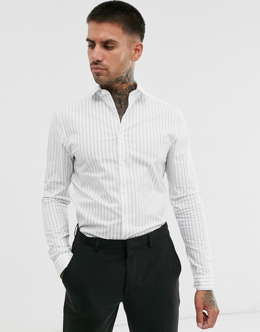 ASOS DESIGN - Skinny-fit gestreept overhemd in wit en marineblauw