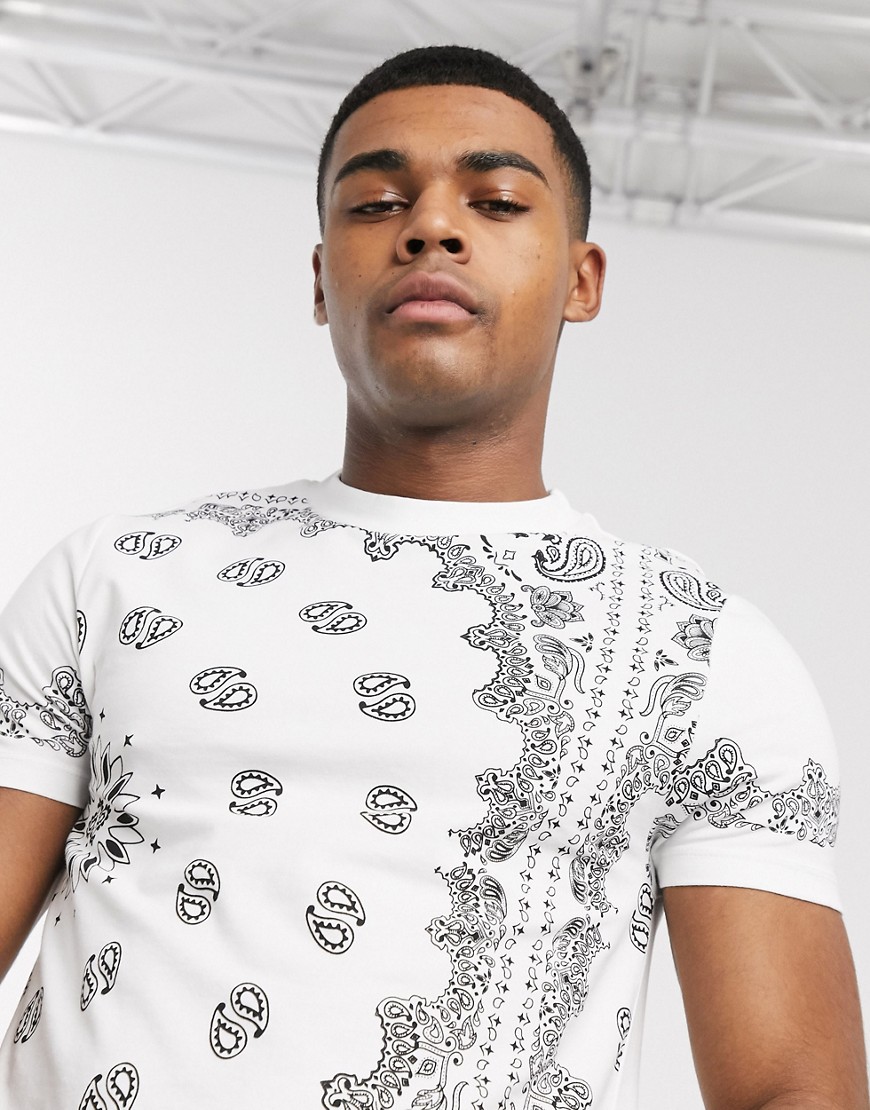 ASOS DESIGN - Skinny-fit T-shirt van organisch katoen met contrasterende paisleyprint-Wit