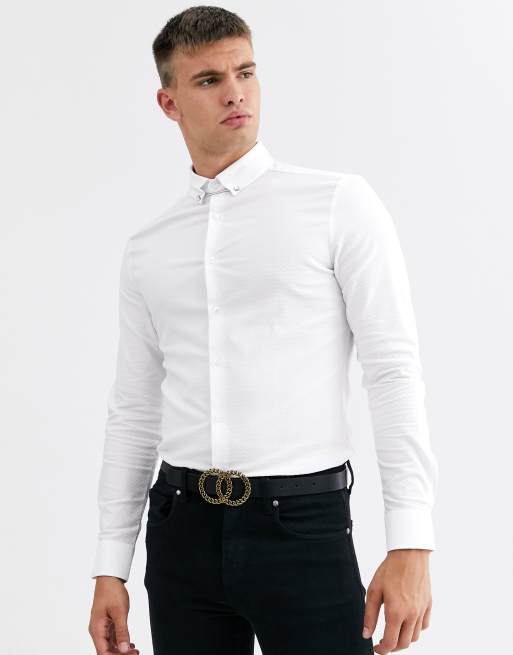 white shirt with collar bar