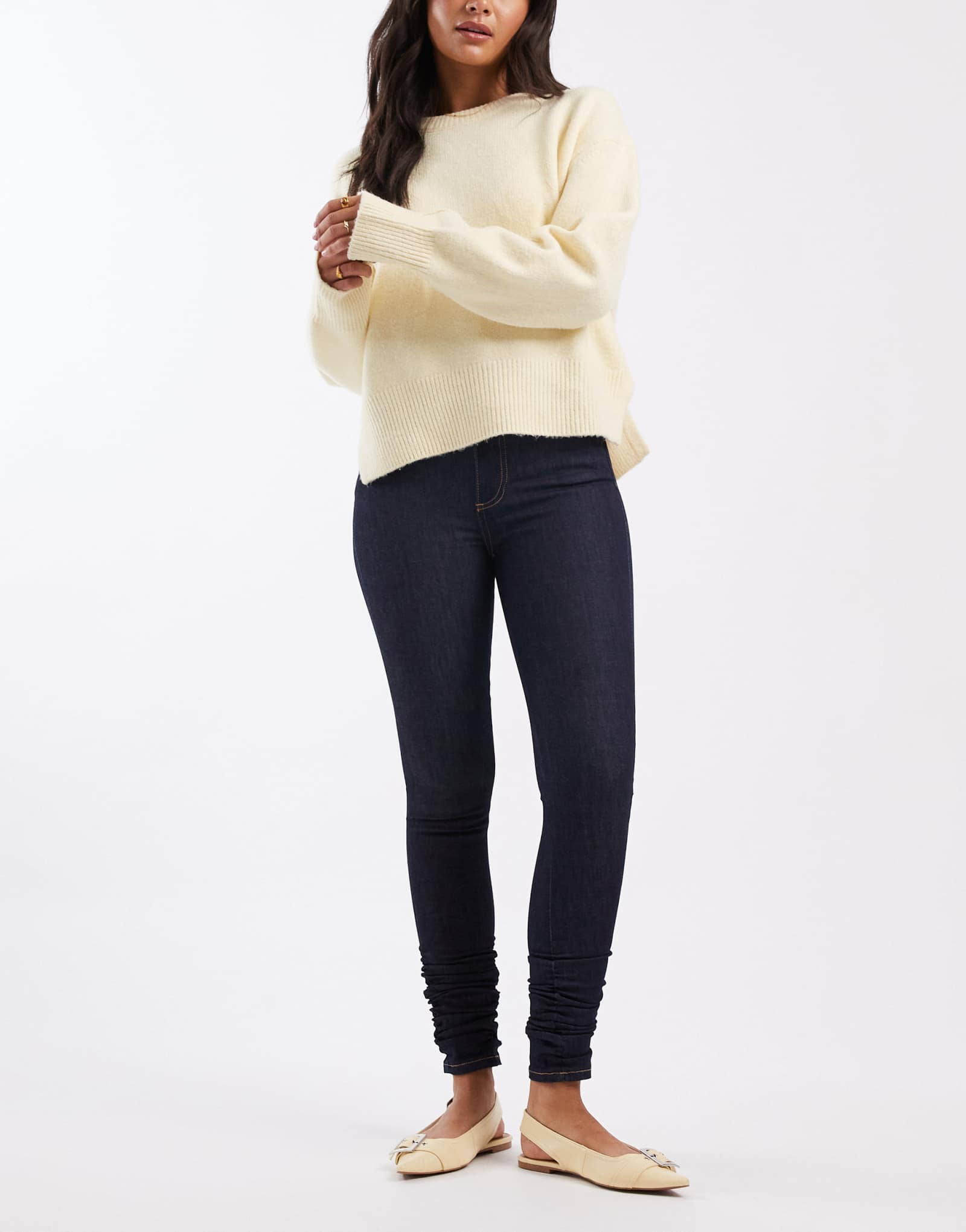 ДИЗАЙНЕРСКИЕ джинсы-скинни ASOS с оборками по низу синего цвета