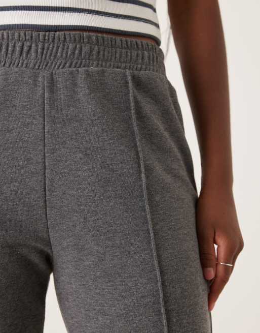 ASOS DESIGN skinny leg pull on sweatpants in charcoal, 4 of 5