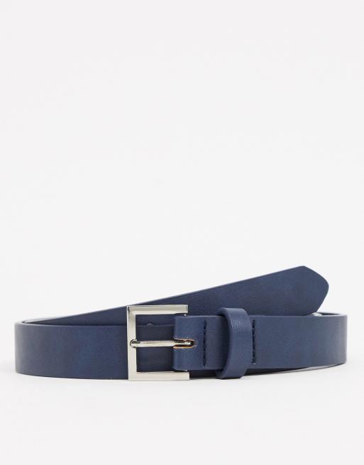 ASOS DESIGN - Skinny riem van imitatieleer in donkerblauw met zilverkleurige gesp