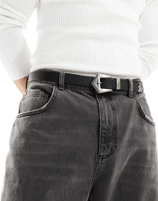 ASOS DESIGN - Skinny riem van imitatieleer met vijfhoekige zilveren gesp in zwart