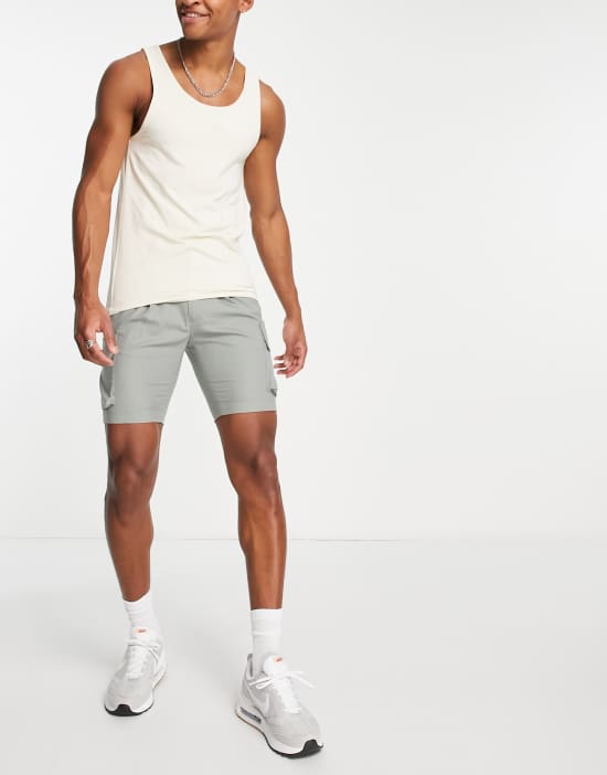 https://images.asos-media.com/products/asos-design-skinny-smart-shorts-with-cargo-pockets-in-khaki/201707468-3?$n_550w$&wid=550&fit=constrain