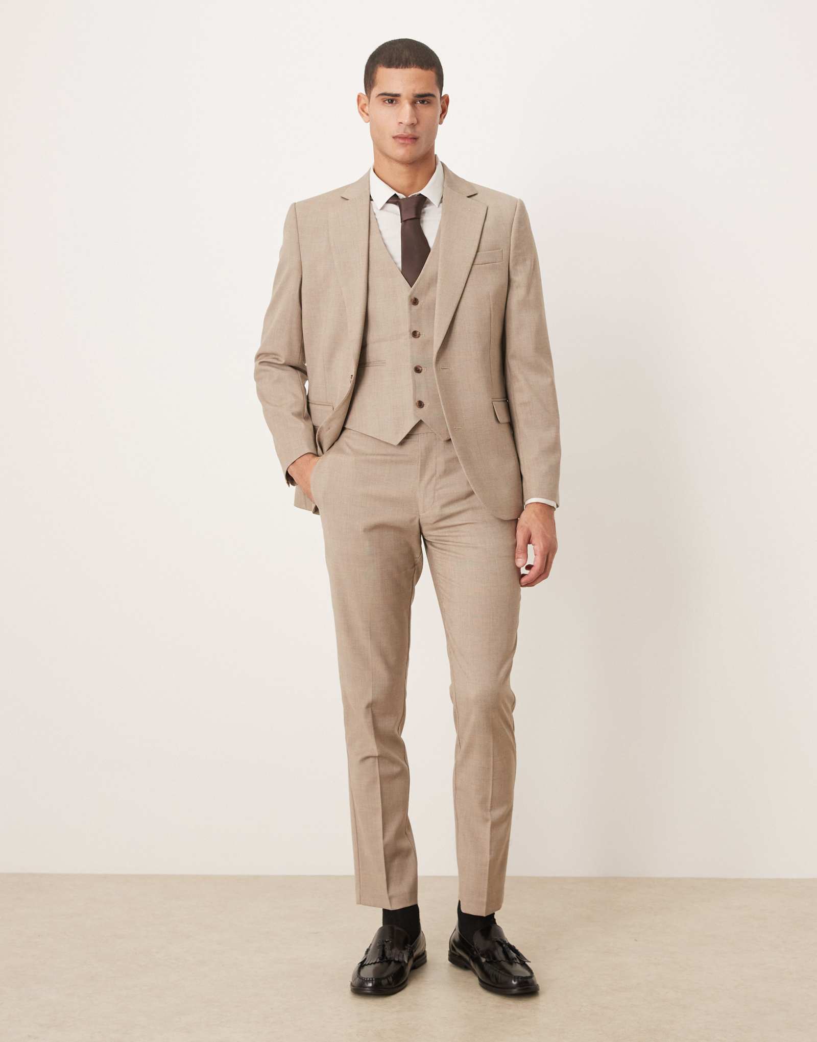 Дизайнерские узкие брюки от костюма ASOS в коричневую клетку