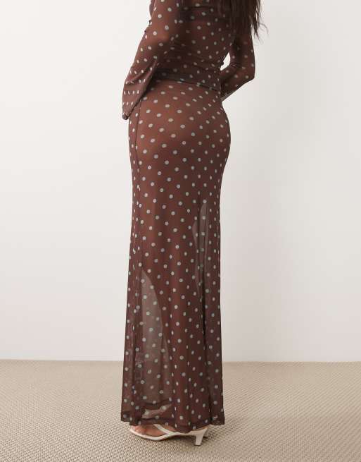 ASOS DESIGN skir maxikjol med prickigt mesh i brunt, 5 av 5