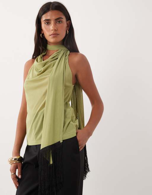 ASOS DESIGN skir mesh-topp med draperad ringning och fransscarf i grönt, 2 av 4