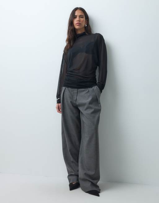 ASOS DESIGN skir topp med pingvinärmar, hög krage och rynkade ärmar i svart, 2 av 4