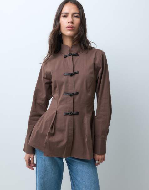 ASOS DESIGN skjorta med peplumkant och mandarinkrage i chokladbrun - view 1