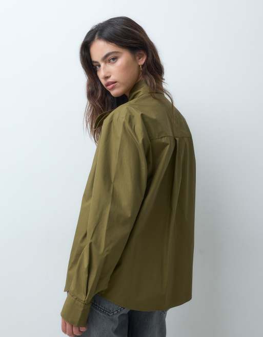 ASOS DESIGN skjorte med bindebånd i halsen i olivengrøn, 4 af 5