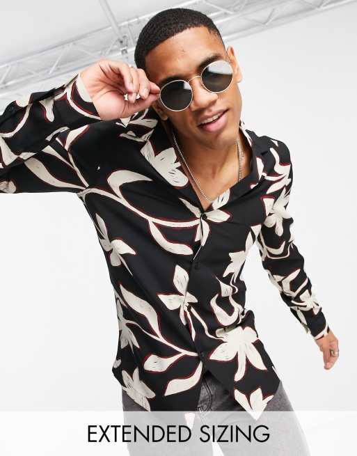 ASOS DESIGN - Skjorte med dyb revers i sort-blomstret print