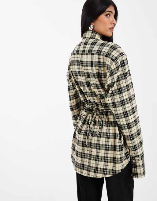 ASOS DESIGN - Skjorte med indsyet talje og skulderpuder samt børstet tern, 4 af 4