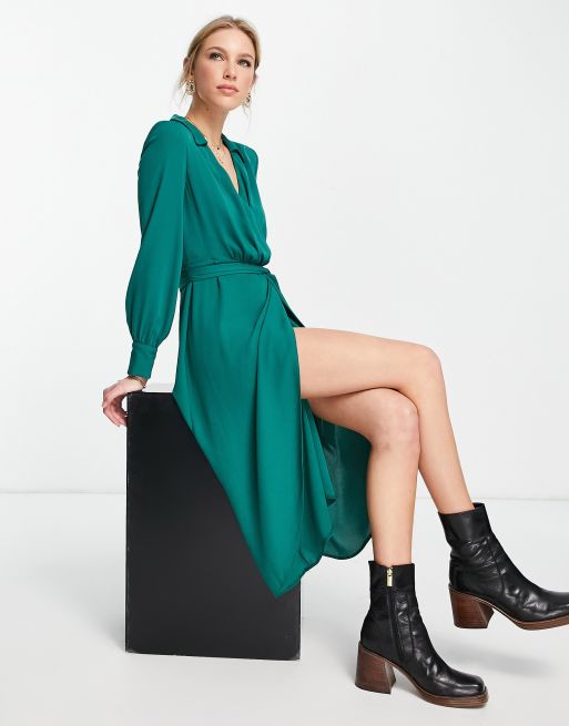 ASOS DESIGN – Skogsgrön midiklänning med knytning vid midjan, krage och omlottdesign
