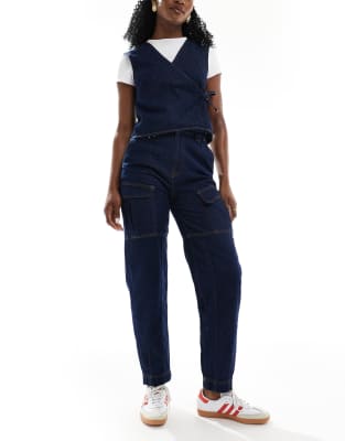 ASOS DESIGN – Sköljtvättade, avsmalnande cargojeans - view 1