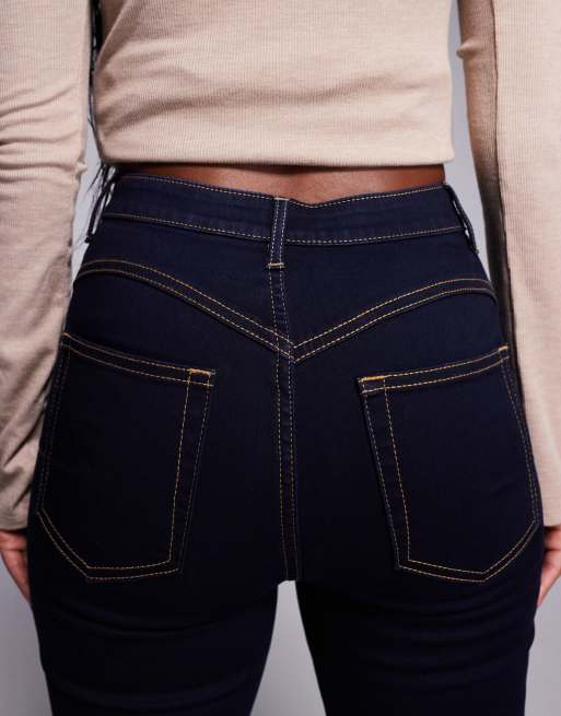 ASOS DESIGN – Sköljtvättade, skulpterande jeans med superstretch och utsvängd design, 4 av 5