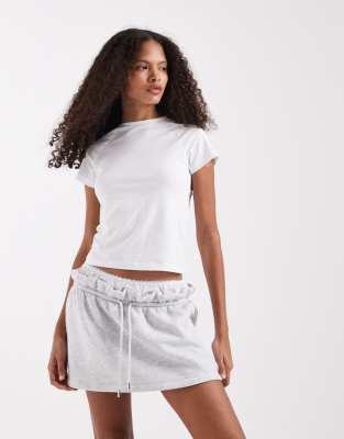 ASOS DESIGN - Skort aus Sweatshirt-Stoff in meliertem Grau mit Spitzenborte