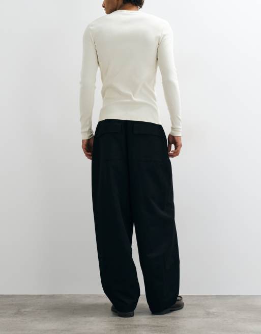 ASOS DESIGN skräddade plisserade vida barrel-leg-byxor i svart, 3 av 5