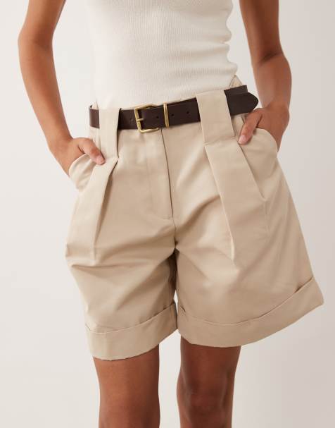 ASOS DESIGN skräddade shorts med bälte och uppvik i stone - view 1
