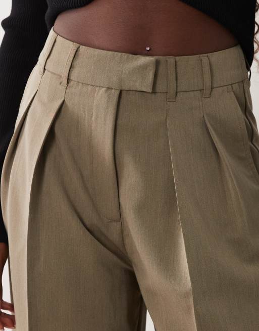 ASOS DESIGN skräddade vida byxor med veckdetalj i olivmelerad, 4 av 5