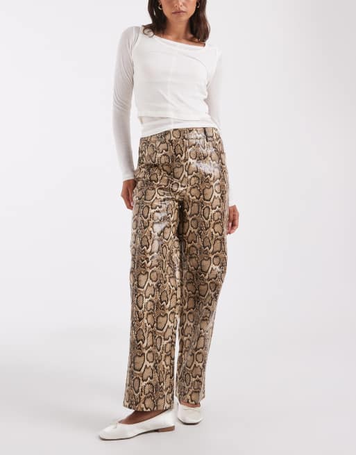 ASOS DESIGN skræddersyede bukser med lige ben i beige slangeskindsprint, 2 af 5