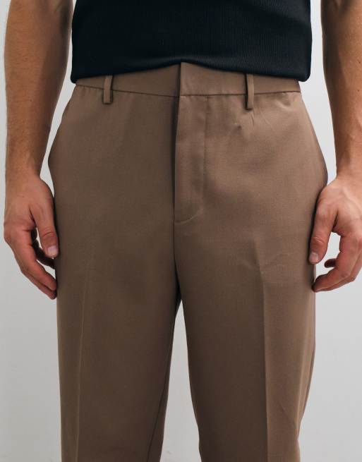 ASOS DESIGN skræddersyede tapered bukser i brun med elastisk talje og opsmøg, 2 af 5