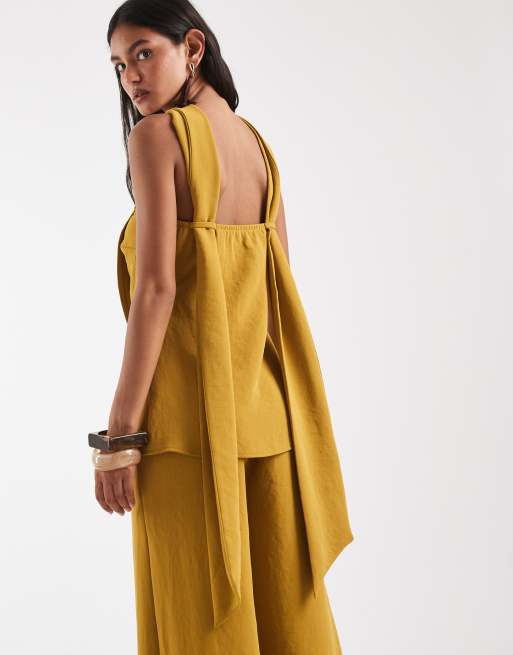 ASOS DESIGN skræddersyet bandeau-top med tørklædedetalje i guld, 2 af 4