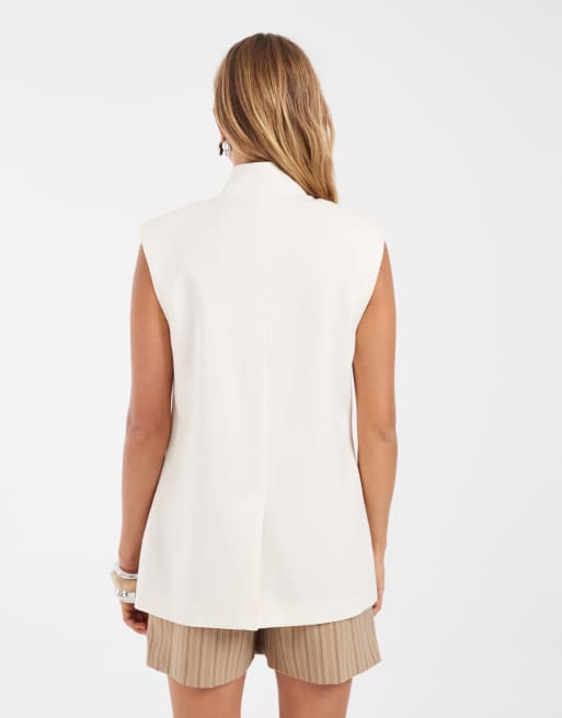 ASOS DESIGN slå om-blazer uden ærmer i ivory, 3 af 4