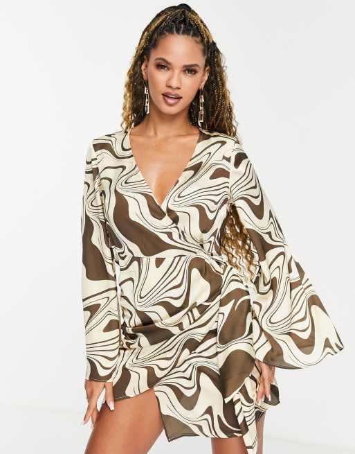 ASOS DESIGN - Slå-om-minikjole i marmorprint med ærmer med svaj