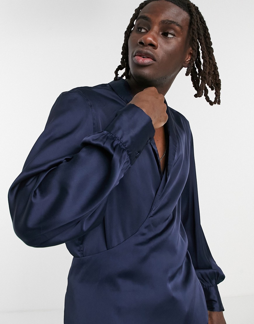 ASOS DESIGN - Slå-om-skjorte i satin med sjalskrave og blouson-ærmer-Marineblå
