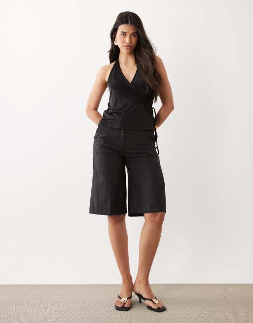 ASOS DESIGN - Slå-om-top med halterneck og blondekanter, 2 af 4