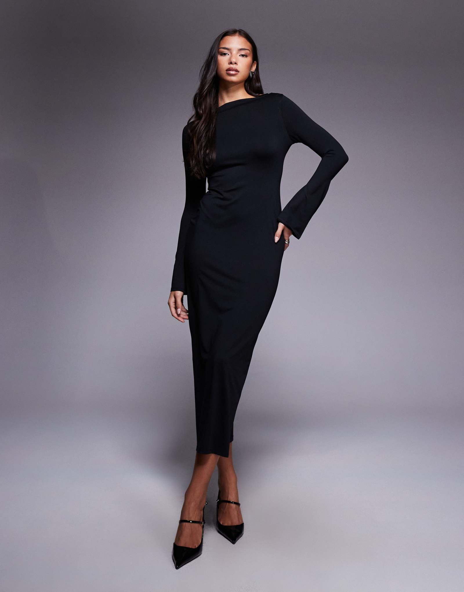 ДИЗАЙНЕРСКОЕ макси-платье ASOS с вырезом лодочкой и рифлеными рукавами черного цвета