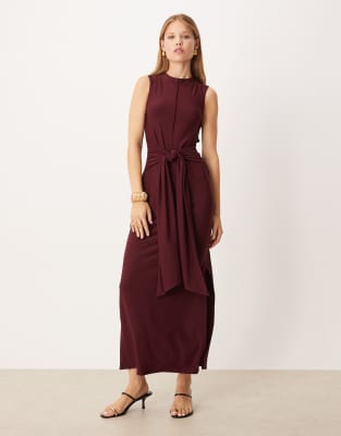 sleeveless knot front maxi dress in burgundy-Red