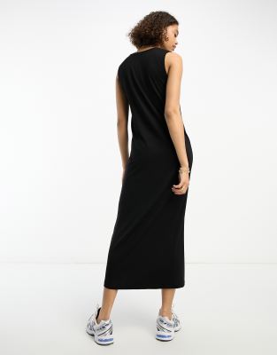 Sleeveless black deals long dress