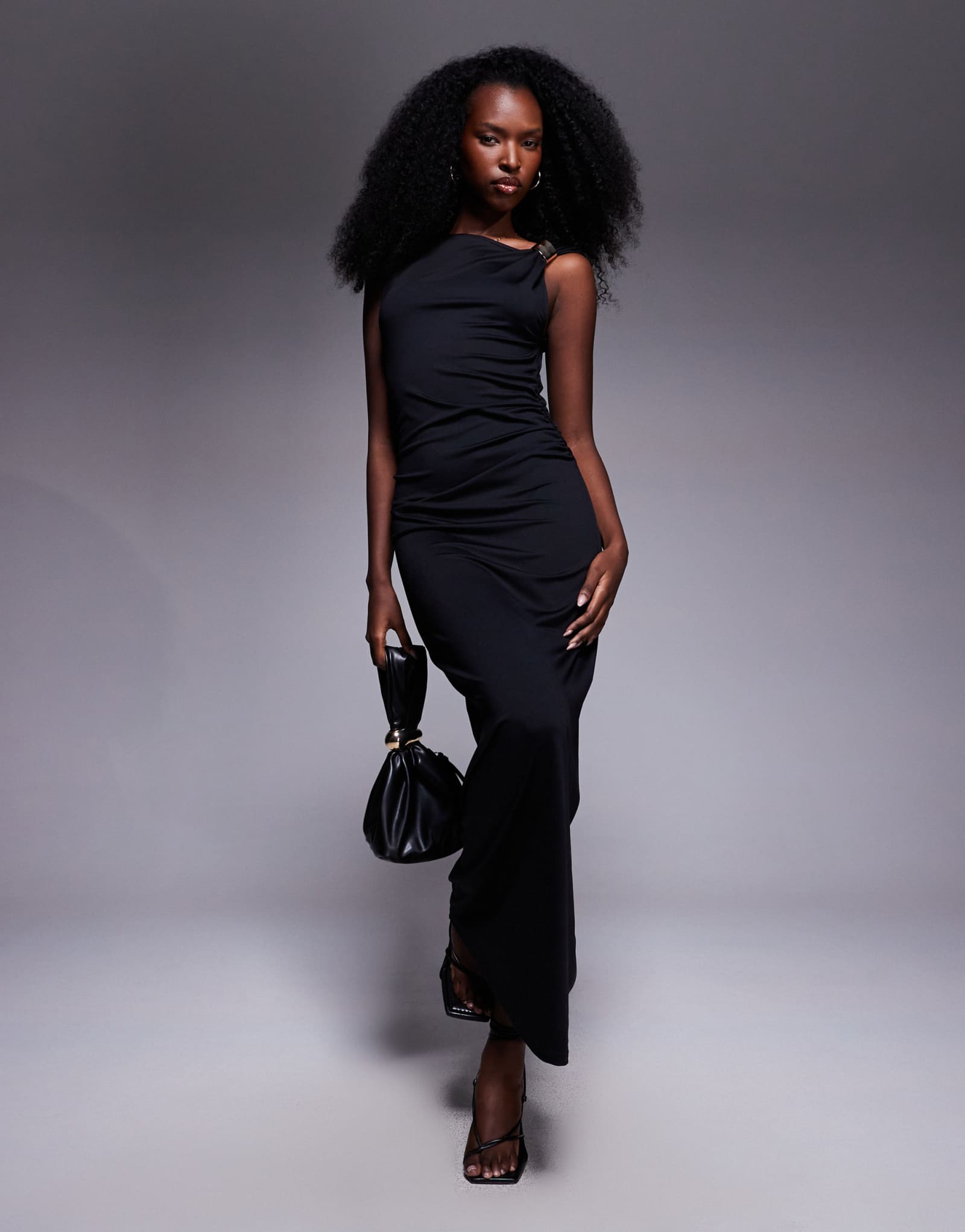 ДИЗАЙНЕРСКОЕ макси-платье ASOS без рукавов с металлической отделкой черного цвета