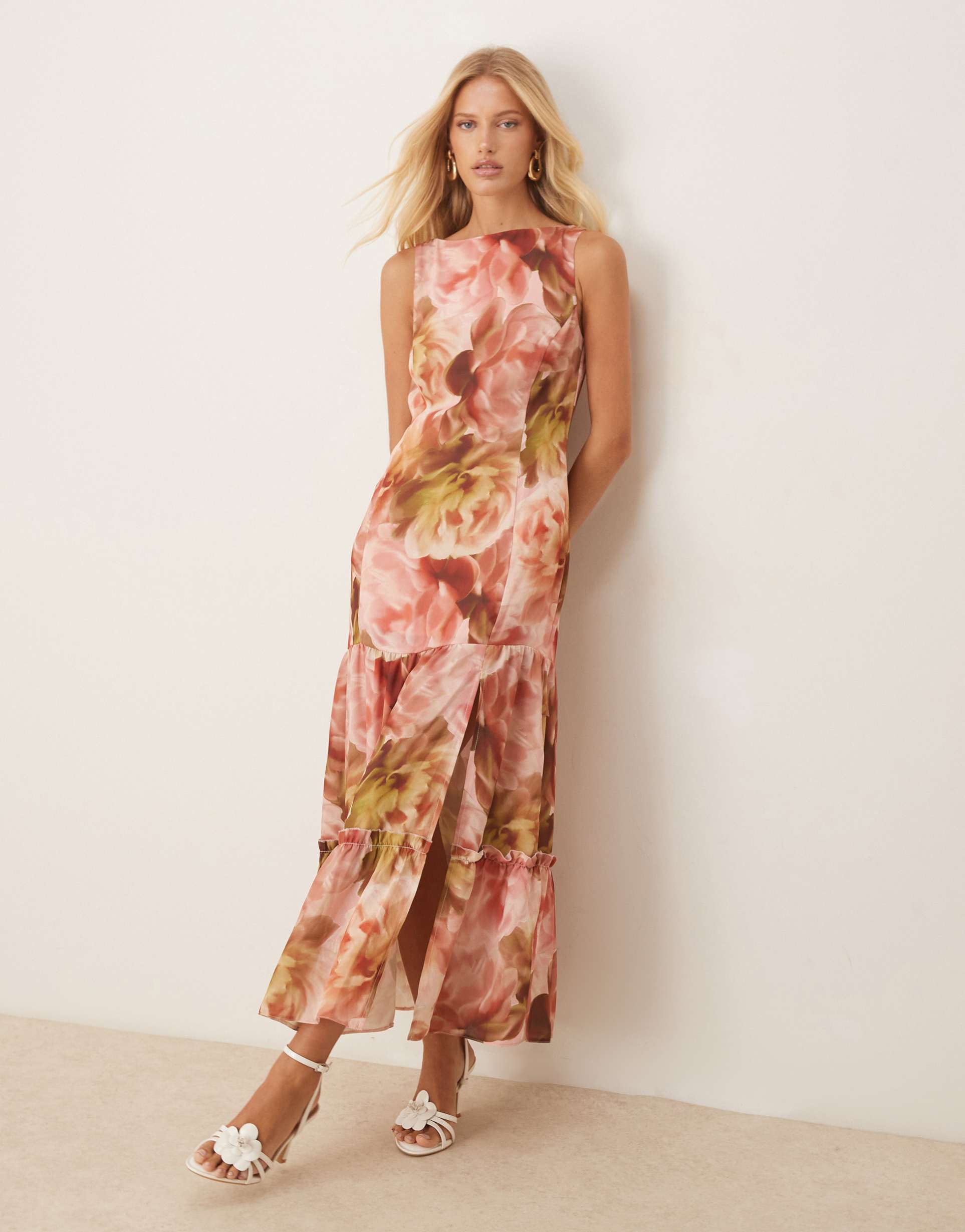 asos design sleeveless racker neck maxi dress with tiered hem in floral print