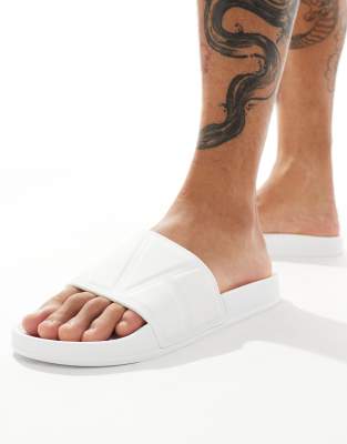 ASOS DESIGN sliders in white