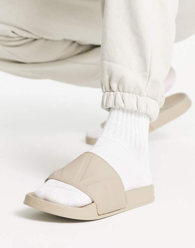 ASOS DESIGN slides in taupe