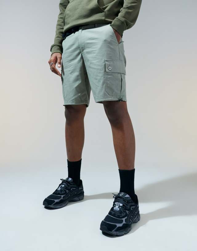 ASOS DESIGN - slim cargo short in khaki