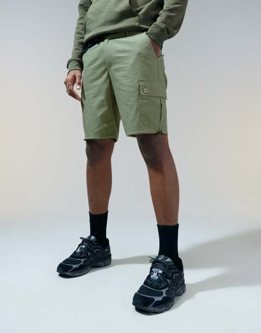 ASOS DESIGN slim cargo shorts in khaki