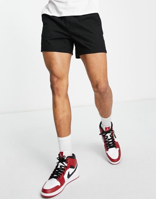 ASOS DESIGN slim chino shorts in shorter length with elastic waist in black , 4 of 4