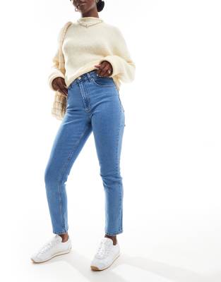 slim fit comfort mom jeans in clean mid blue