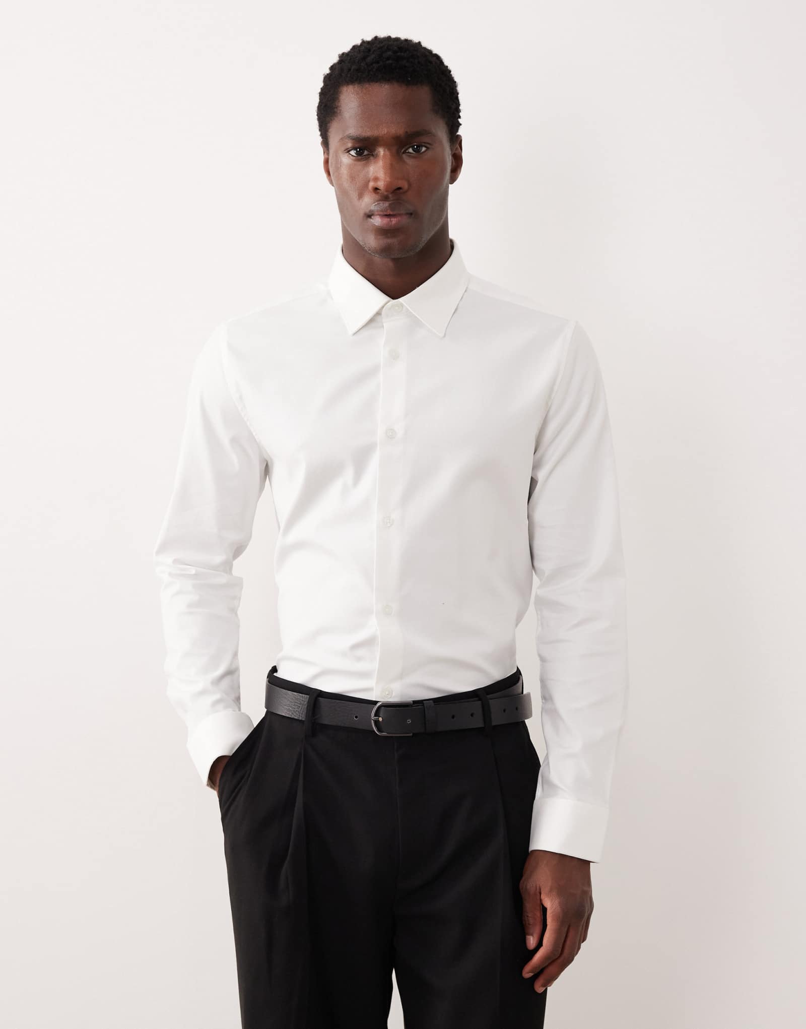 Рубашка ASOS DESIGN slim fit из легкой гладильной саржи белого цвета