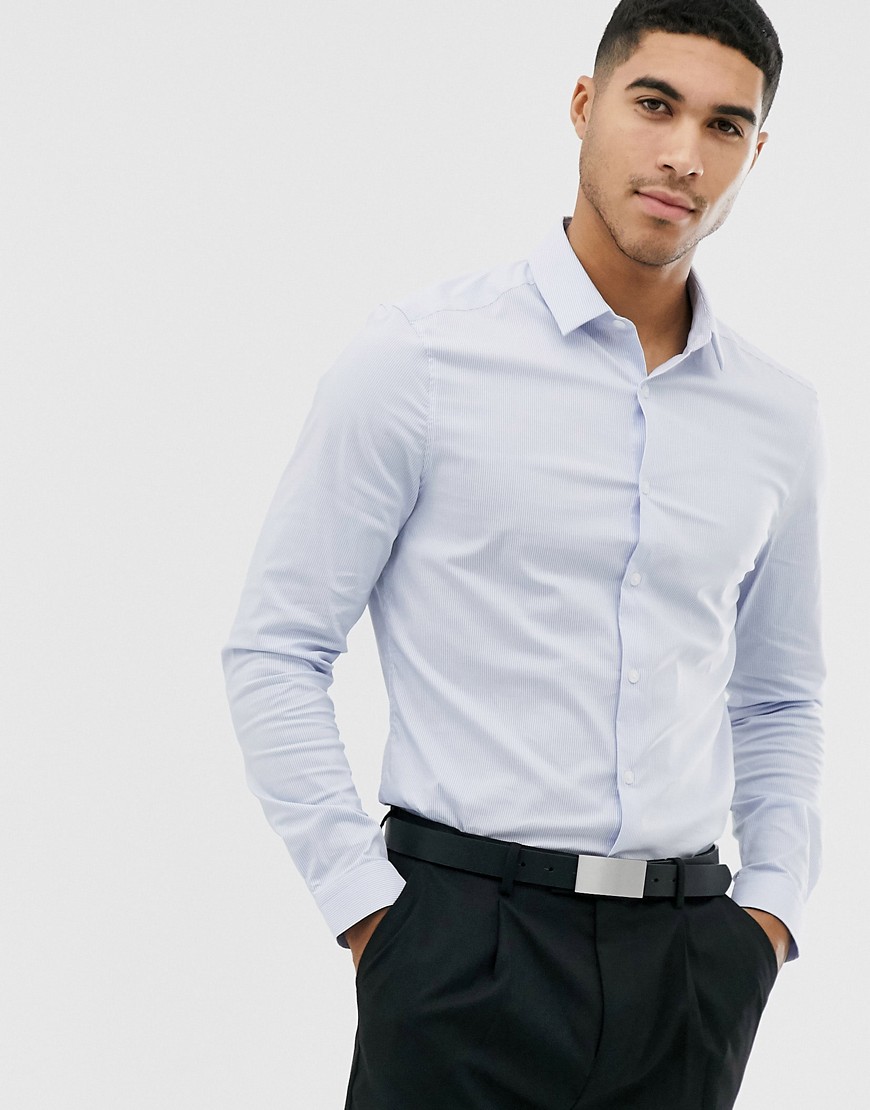 ASOS DESIGN - Slim-fit gestreept overhemd in lichtblauw