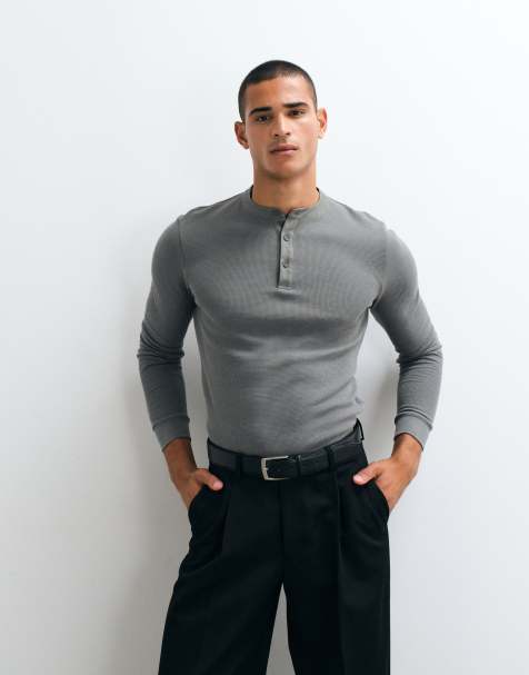 ASOS DESIGN Slim Fit Langarm-T-Shirt mit gewebter Henley-Knopfleiste in Anthrazit-Waffelstruktur - view 1