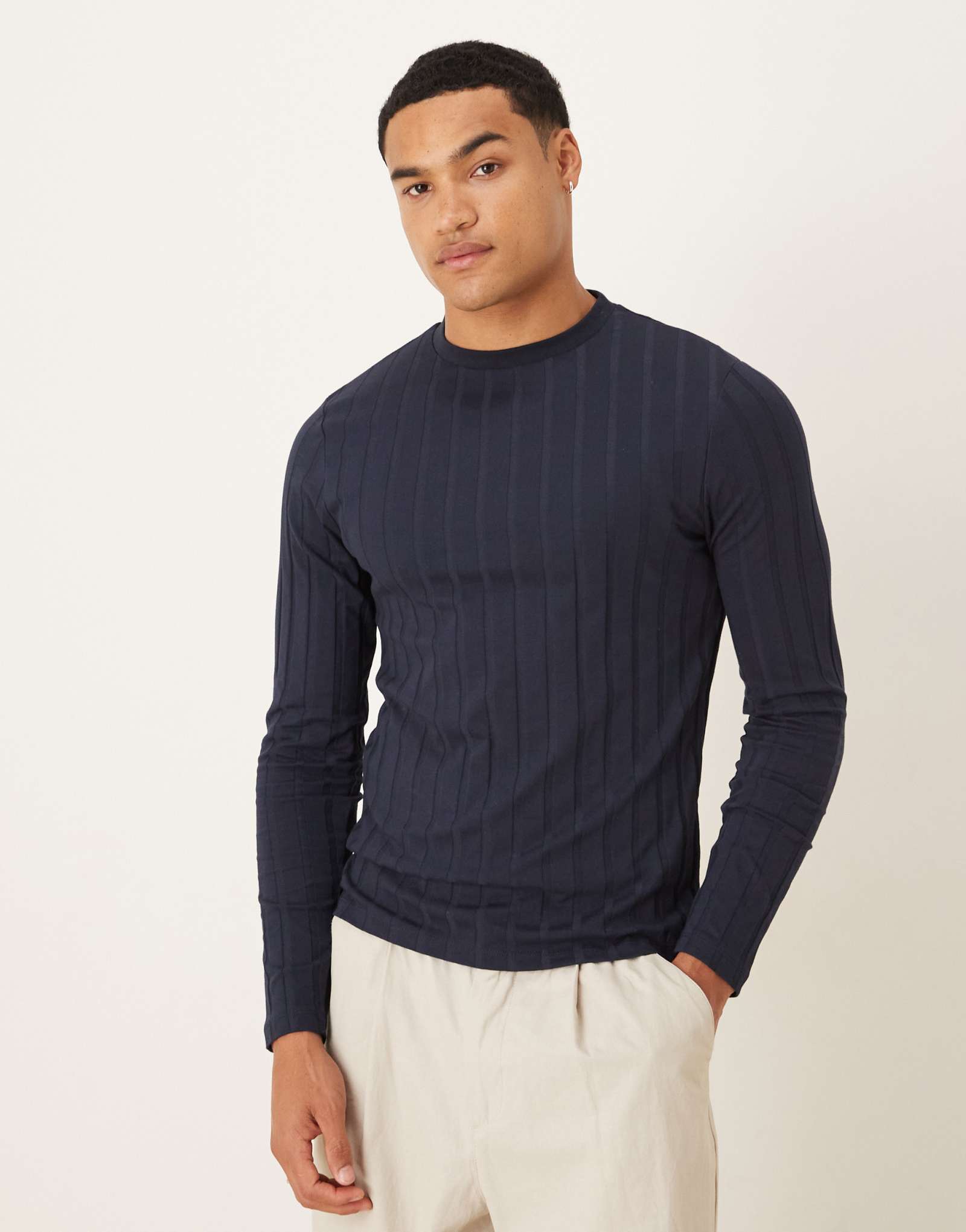 Облегающая футболка ASOS DESIGN с длинным рукавом темно-синего цвета в широкую полоску