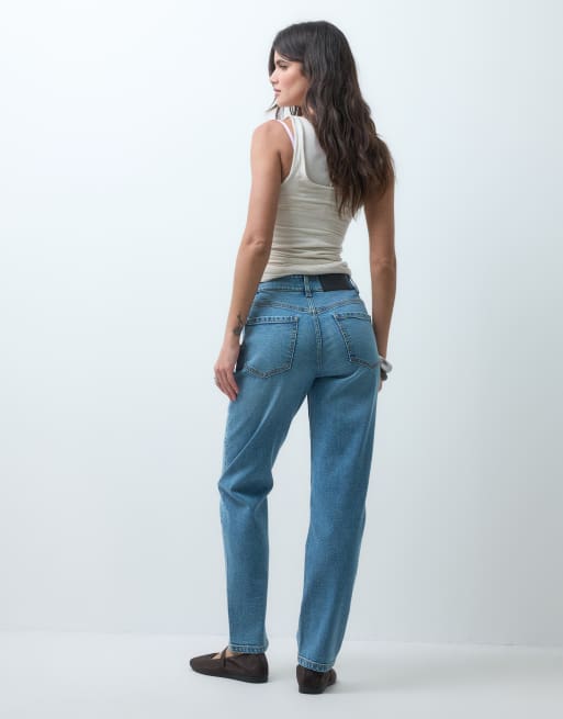 ASOS DESIGN slim fit mom jeans in lightwash blue , 3 of 5